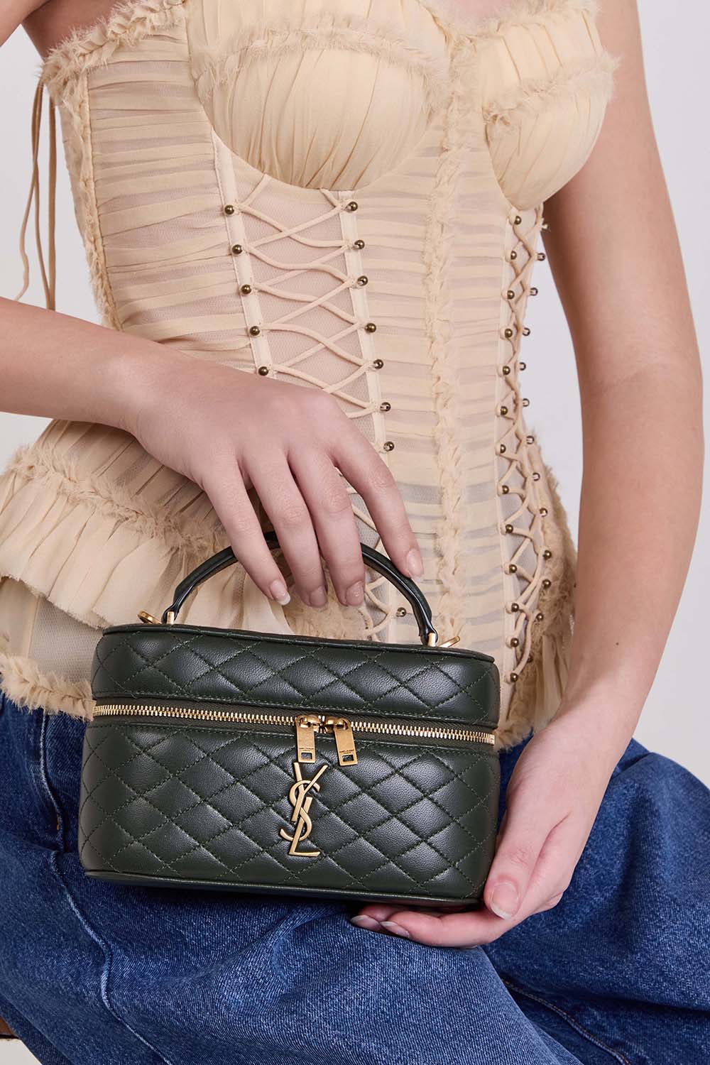 תיק גבי מיני